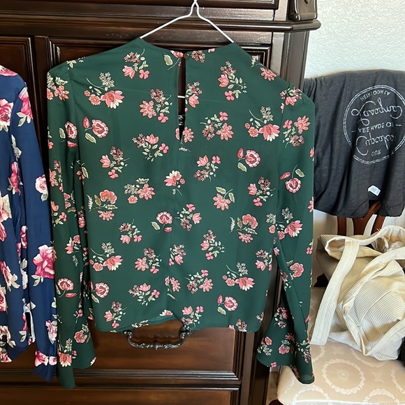 Green Floral long sleeve blouse from Forever 21 size Small - Picture 3 of 3